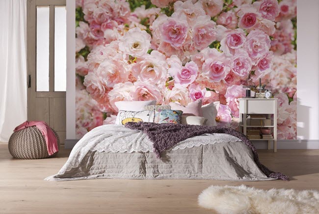 Фотообои «Розы» в интерьере спальни
