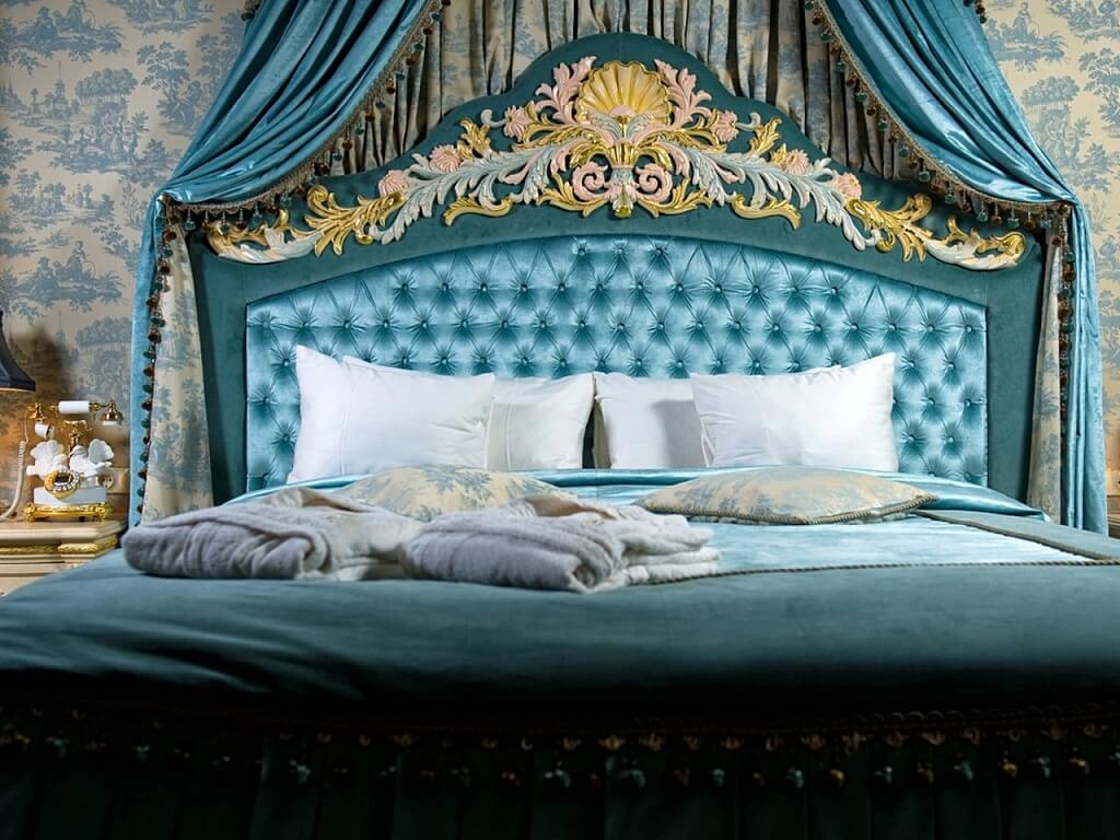 Королевская спальня в стиле барокко