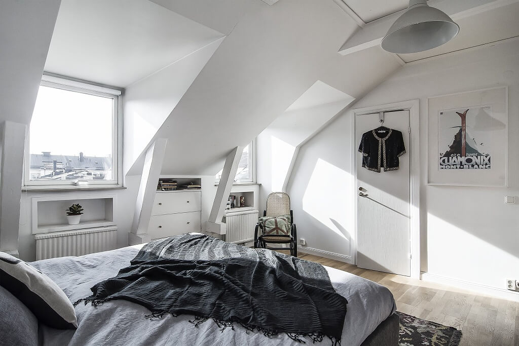 спальня в мансарде дизайн фото